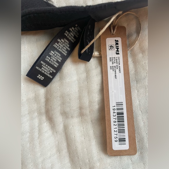 Skims t shirt bra - Picture 5 of 6